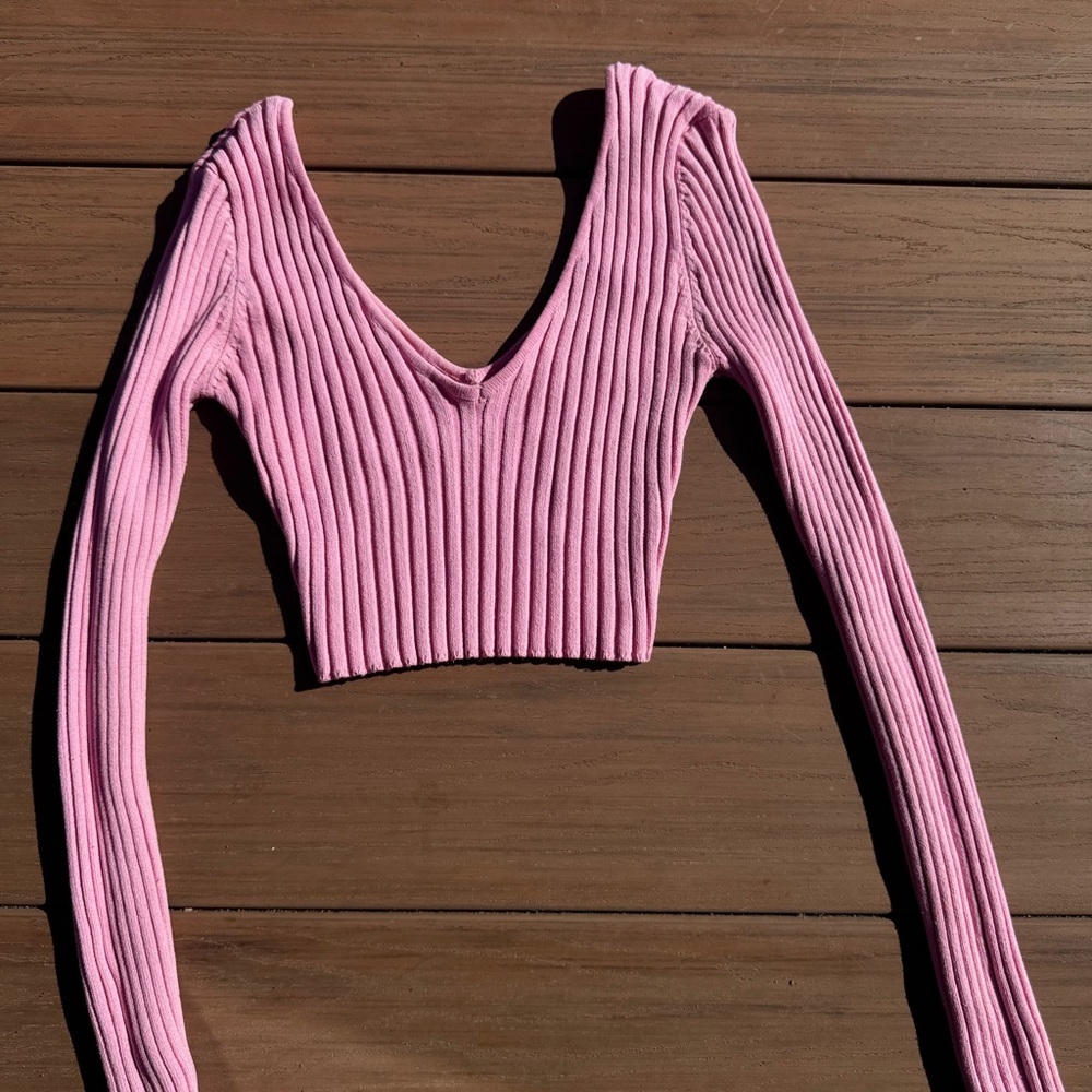 Crío top pink Ribbed V-Neck Crop Top